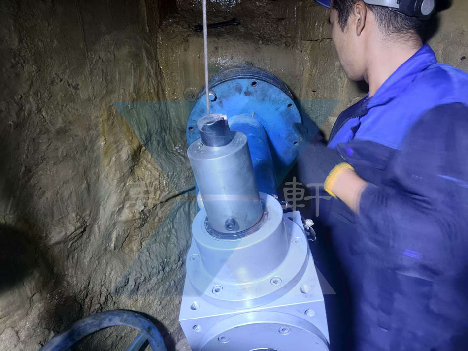 上海禹轩1:1速比阀门驱动装置:护航南沙粤海水务DN1400 闸阀改装(图2) 上海禹轩1:1速比阀门驱动装置:护航南沙粤海水务DN1400 闸阀改装(图2)